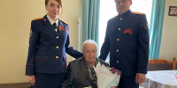 В Соль-Илецке следователи поздравили с 80-летием Великой Победы жителя блокадного Ленинграда - Газета Илецкая Защита